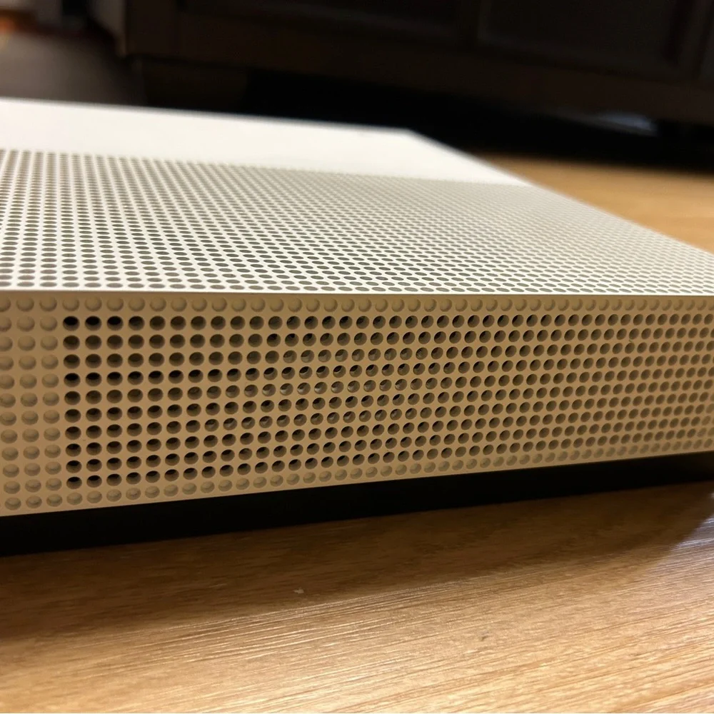 Xbox One S & Controller